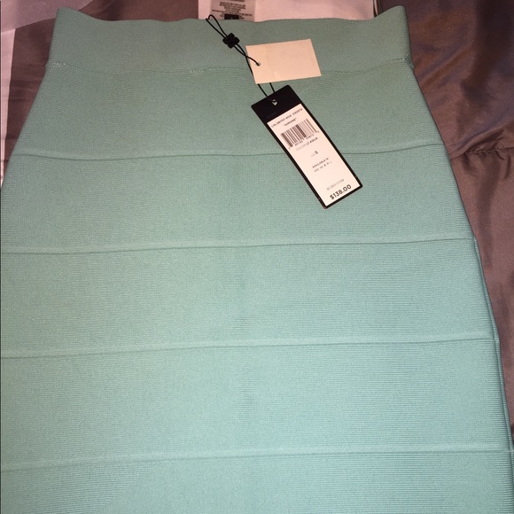 Never worn still has tags - Picture 3 of 5